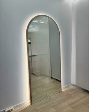 Подвесное зеркало с LED подсветкой "Айконик